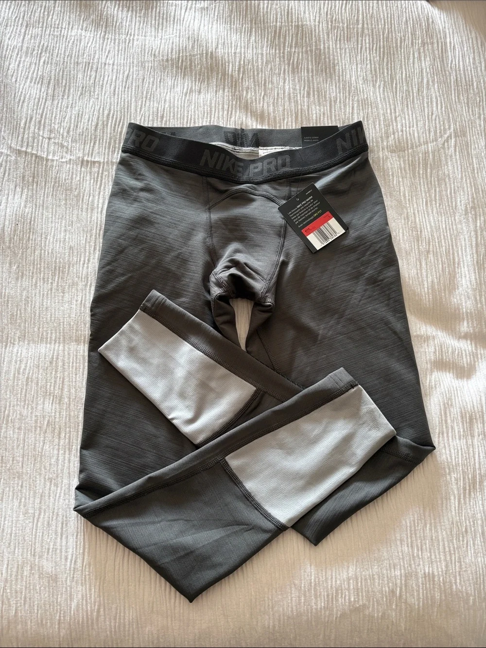 NWT Boy Large Nike Gray Compression Leggings with Light Gray Panels